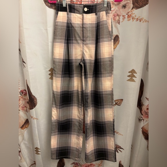 Urban Outfitters Pants - Small Urban Outfitters Plaid Trousers in Pink and Black​